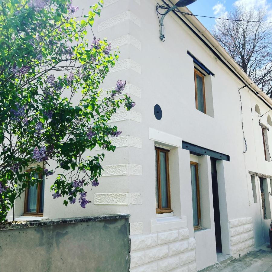 Le Carrosse, La Diligence, Centre Saint Jean De Losne Tarif 2Pers 1 Chambre, Tarif 4 Pers 2 Chambres Екстер'єр фото