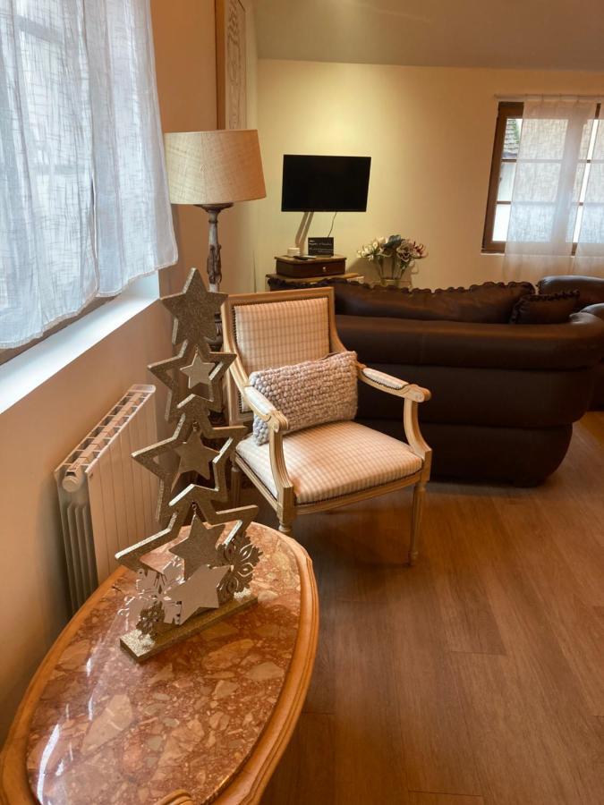 Le Carrosse, La Diligence, Centre Saint Jean De Losne Tarif 2Pers 1 Chambre, Tarif 4 Pers 2 Chambres Екстер'єр фото
